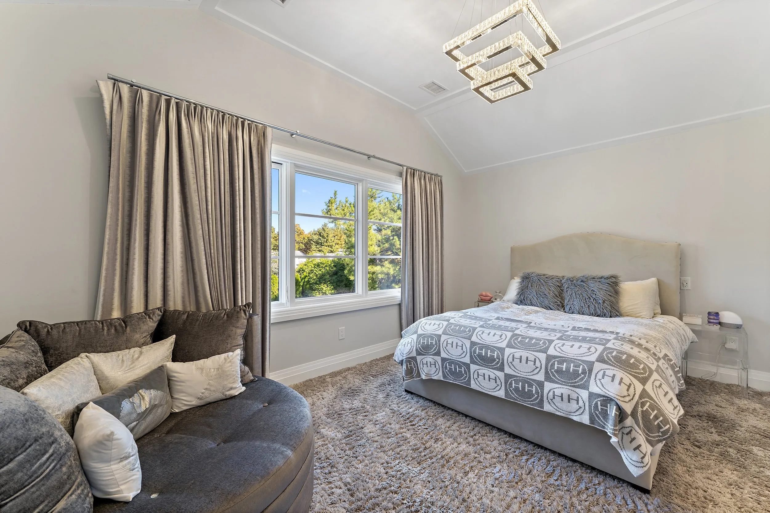 Modern Contemporary - Image 14