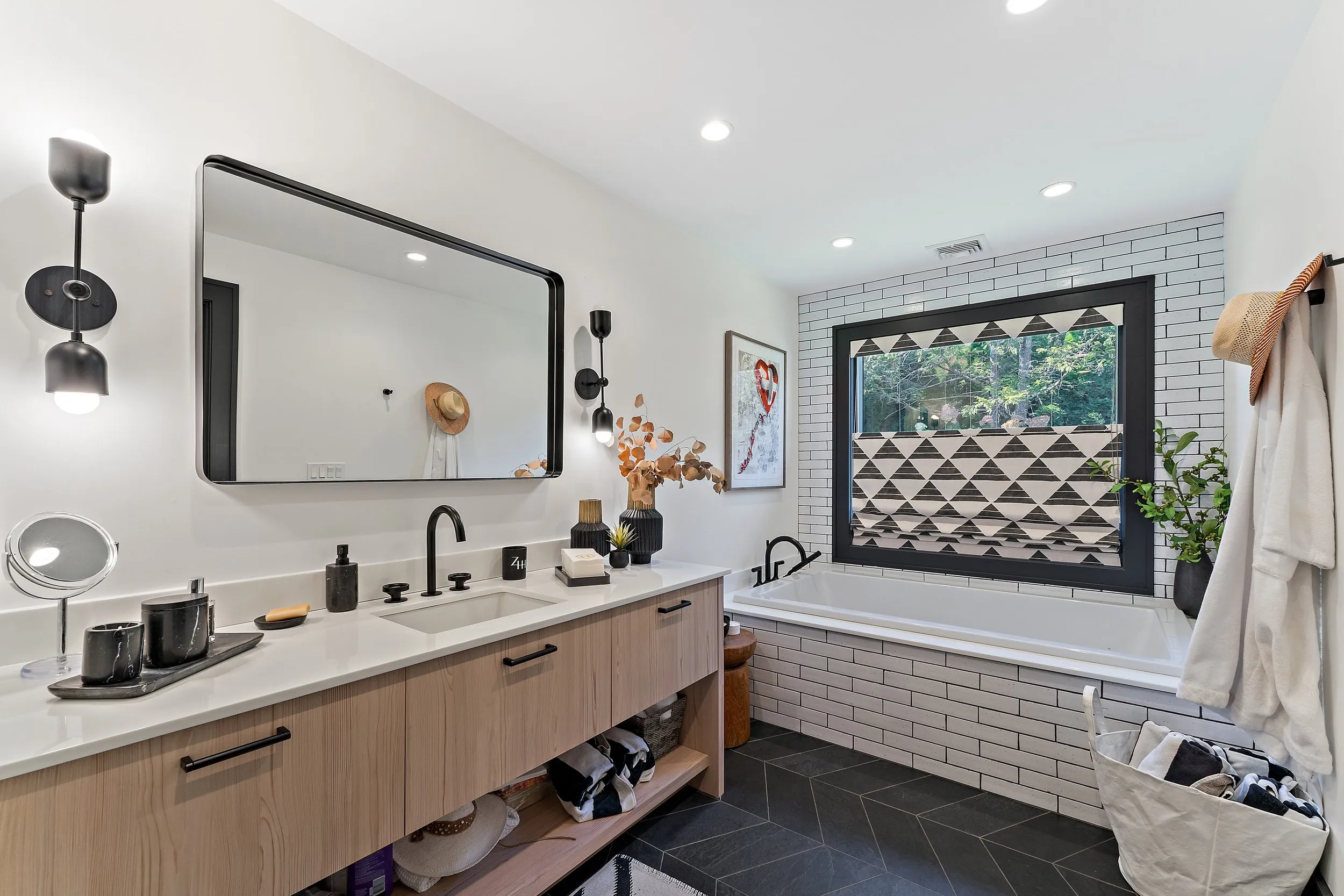 Modern Contemporary - Image 23